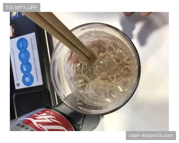 陈梦家的冰箱里塞满了蛋白粉，连饮料都按克称着喝